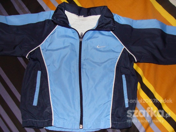 KURTECZKA NIKE 12 18 MIESIECY