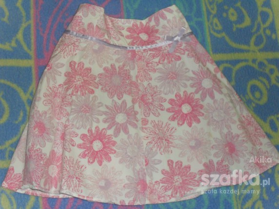 Spódnicza rozm 128 134 na okolo 7 lat