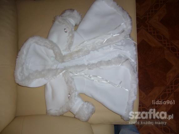 Sliczny komplecik do chrztu