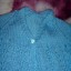Uroczy niebieski sweterek dla noworodka