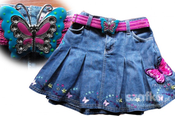 PIĘKNA SPÓDNICZKA Z MOTYLAMI 122
