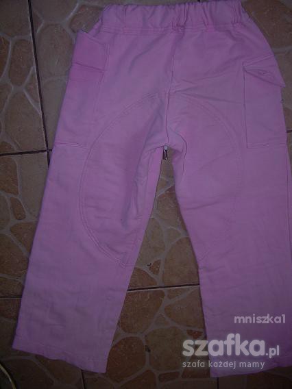 włoskie różowe spodnie dresowe
