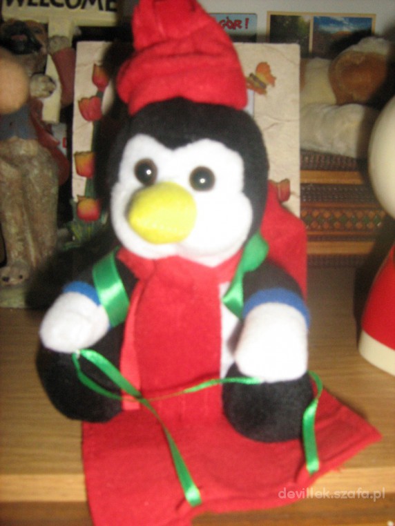 pingwin z torba na prezenty
