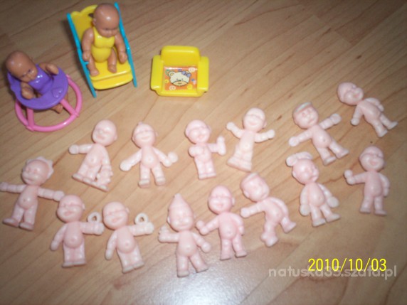 zestaw maleńkich bobasków laleczek