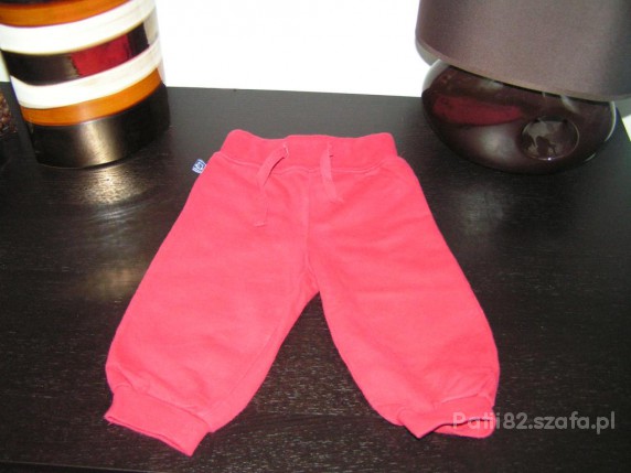 czerwone bawelniane spodnie