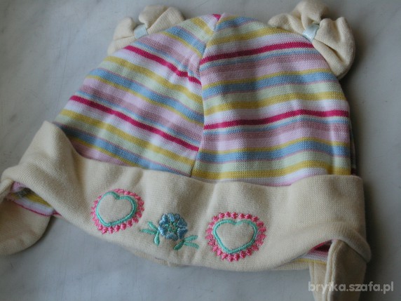 czapeczka w paseczki na wiosne