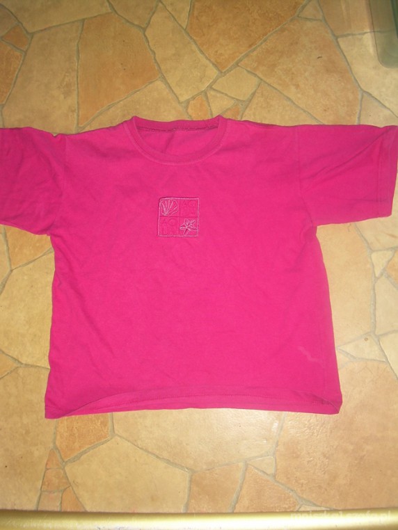 różowa koszulka z aplikacja 146