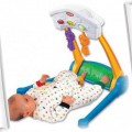 Przyrząd gimnastyczny PLAYSKOOL gra i świeci