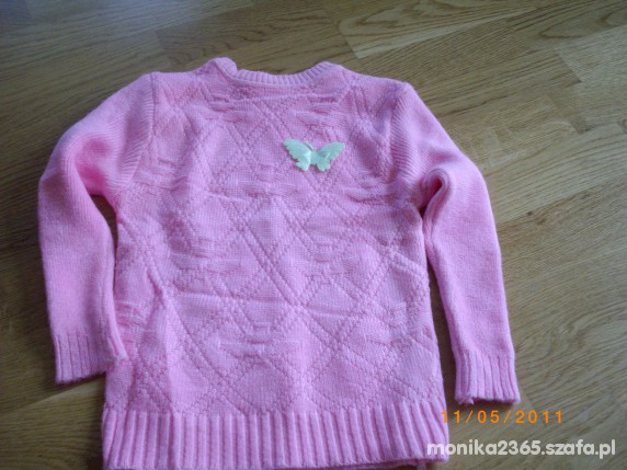 Różowy sweterek