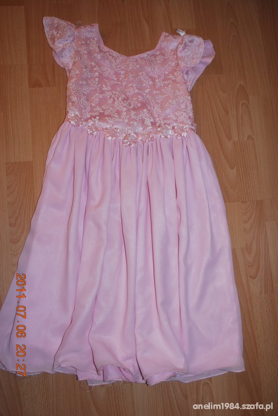 Piękna balowa różowa sukienka r 134