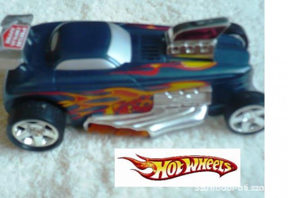 Hot Wheels samochodzik z dzwiękiem i napędem