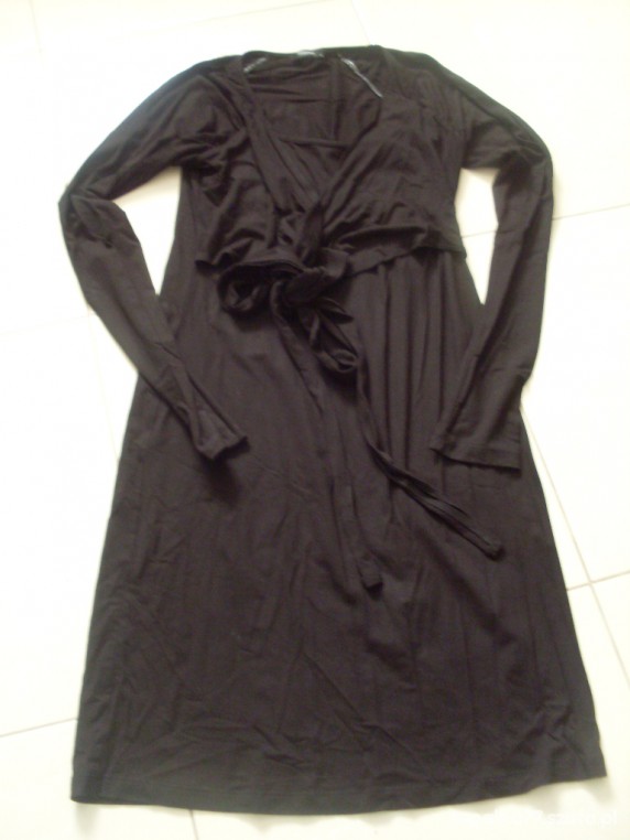 Piękna sukienka czarna NOPPIES