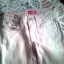 różowe spodnie