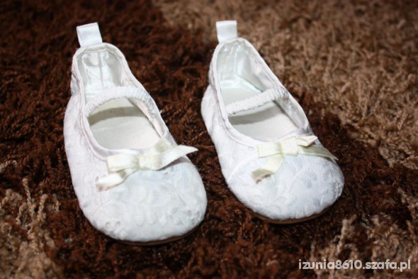 Balerinki haftowane HM roz 1819