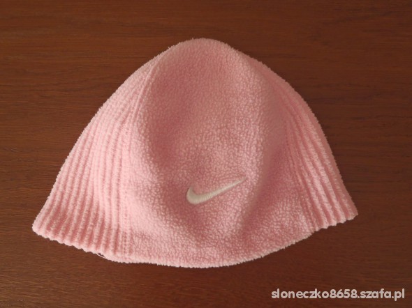 CZAPECZKA NIKE