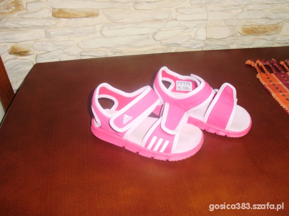 Różowe sandałki Adidas