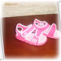 Różowe sandałki Adidas