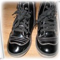 Jesiennozimowe buciki czarne lakierki r26
