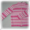 Zapinany różowy sweterek
