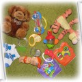 zabawki dla maluszka i skarpetki
