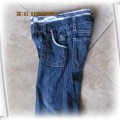 marynarskie jeansy na 104