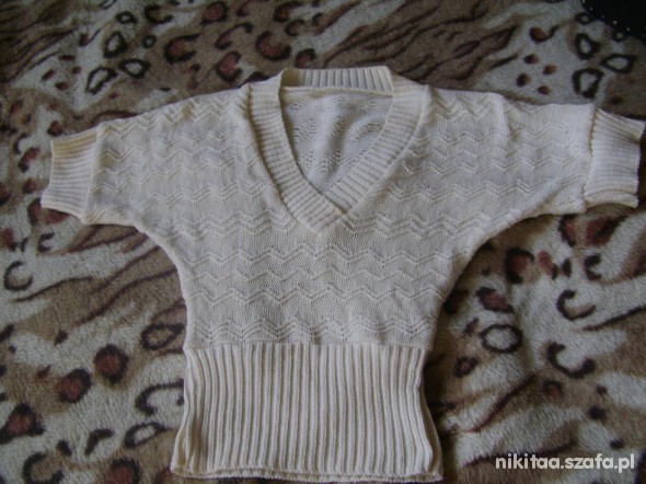 sweterek narzutka w ładny wzorek