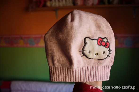 różówa z Hello Kitty