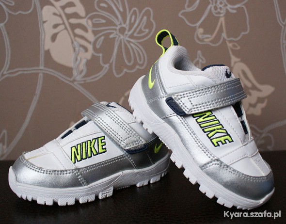 Nike rozmiar 21 dla chłopca