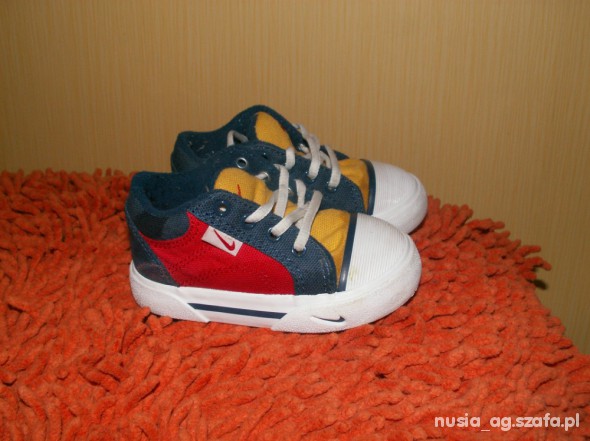 Kolorowe NIKE r 23