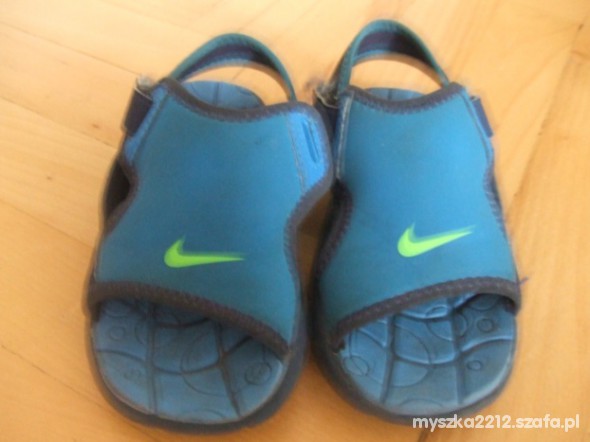 piankowe sandałki Nike 16cm