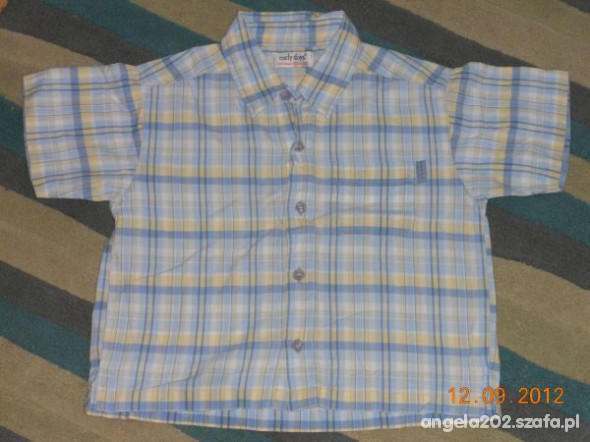 KOSZULA Z KRÓTKIM REKAWKIEM