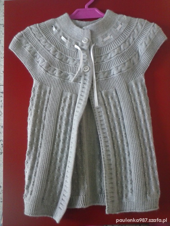 nowy słodki sweterek