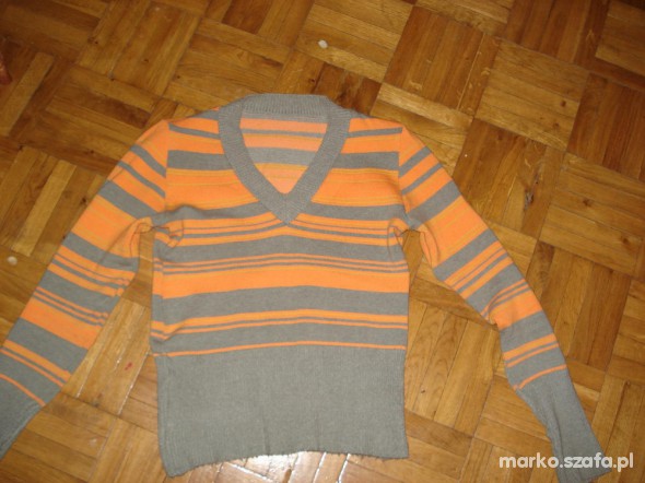 sweterek w szaro pomarańczowe pasy