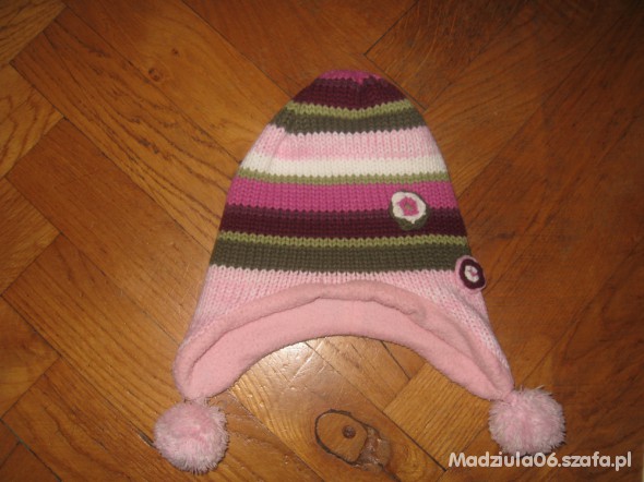Piękna ciepła czapka na zimę