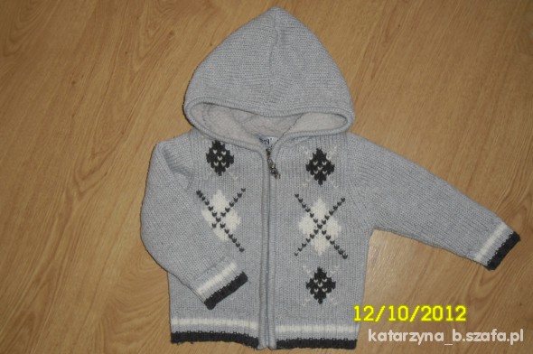 ocieplany sweterek 74