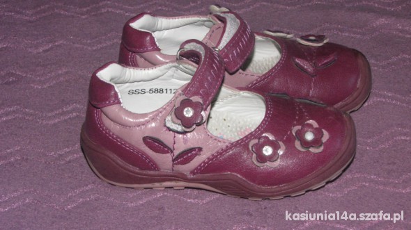 Śliczne półbuciki 22