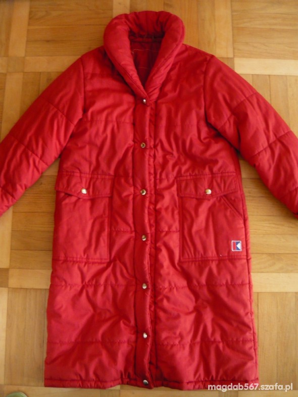Czerwony płaszcz kurtka