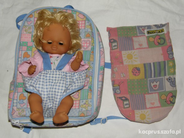 Nosidełko plecaczek z lalą i wyposażeniem