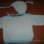 sweterek robiony na drutach z czapeczką