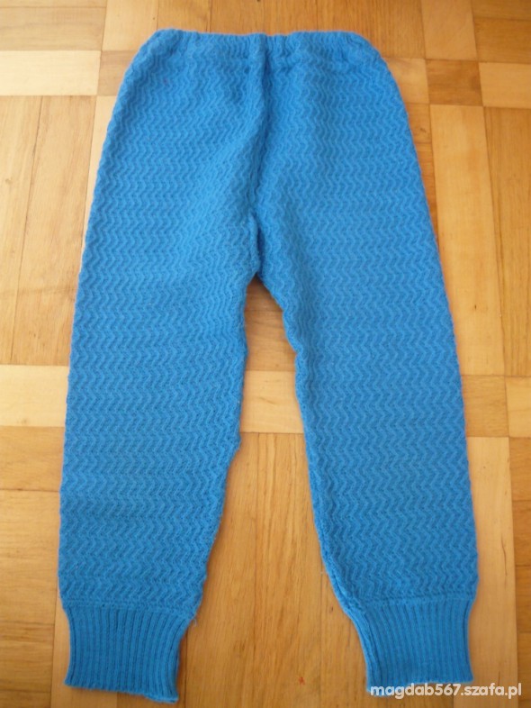 Niebieskie spodnie getry