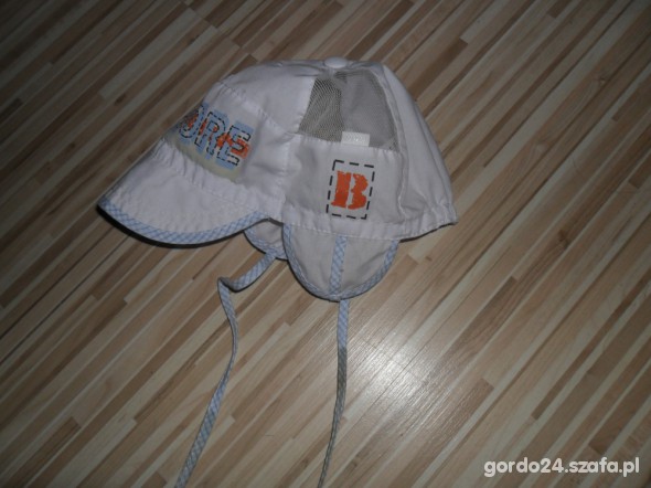 Nowa czapeczka dla chłopczyka
