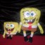 dwie maskotki spongebob