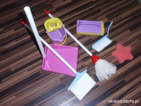 Zestaw sprzątający dla małej pani domu