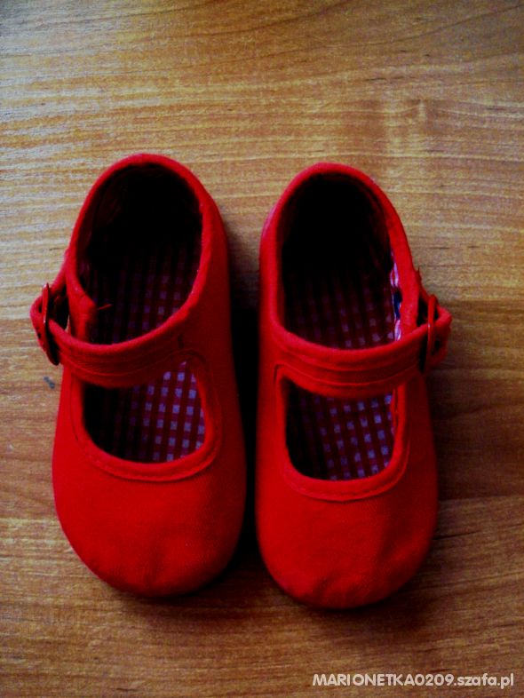 Czerwone buciki rozmiar 22 wkładka wew 13 cm