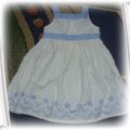 Biała sukieneczka z niebieskim haftem roz 74 80