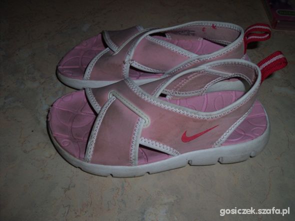 sandalki nike