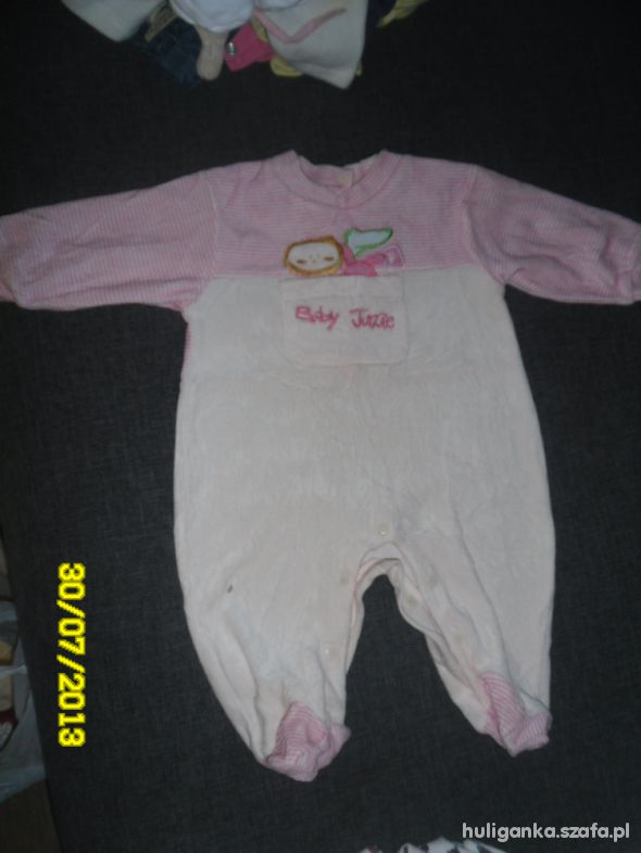 Pajac welurowy rozm 6 miesięcy