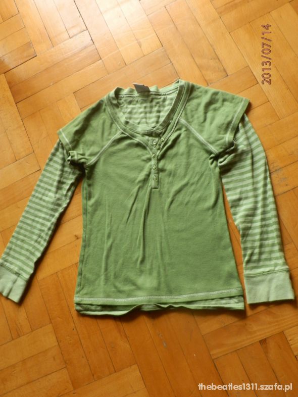 zielona koszulka z długim rękawem