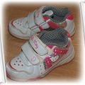 Słodkie adidaski Hello Kitty 27 C&A