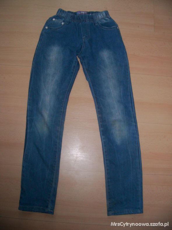 jeansy na gumce 134 140